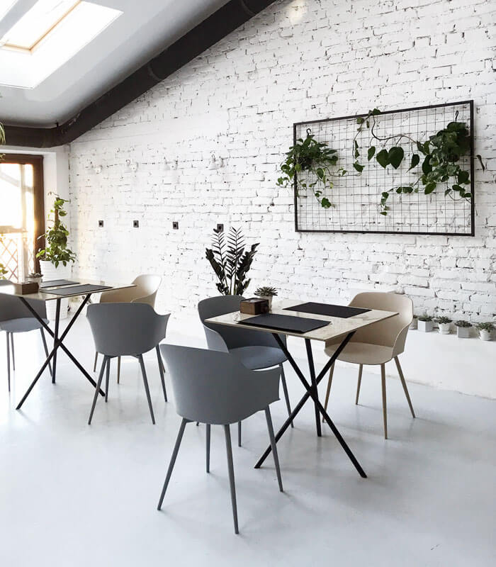 DECORATIVE FEATURE & PANEL WALLS